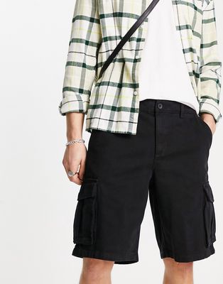 New Look relaxed cargo shorts in black