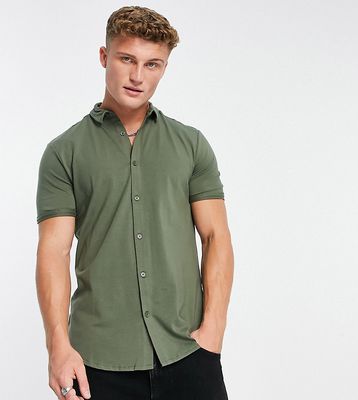 New Look short sleeve muscle fit jersey shirt in dark khaki-Green