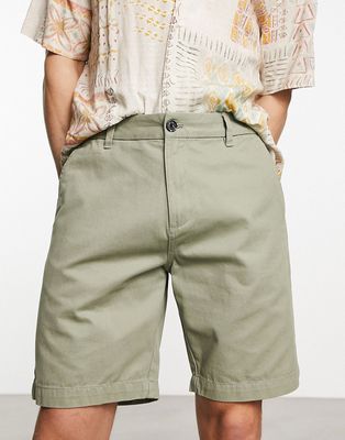 New Look straight chino shorts in khaki-Green