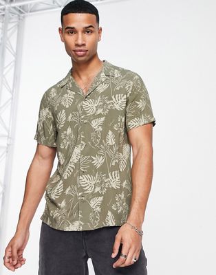 New Look tropical print revere collar shirt in khaki-Green