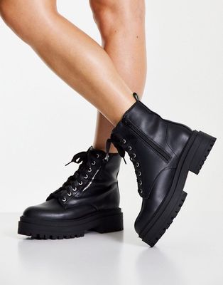 New Look zip detail lace up chunky flat boot in black
