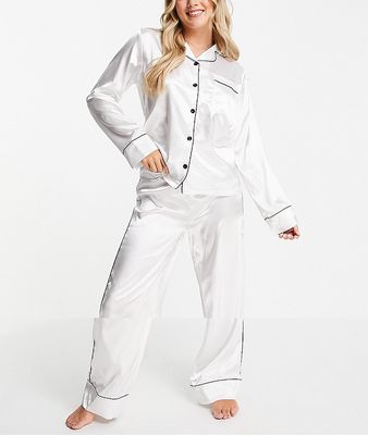 Night slouchy pajama set in white with black piping