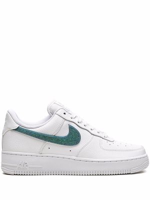 Nike Air Force 1 '07 ESS "Glitter Swoosh - Celery" sneakers - White