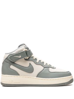 Nike Air Force 1 Mid "Mica Green" sneakers - Neutrals
