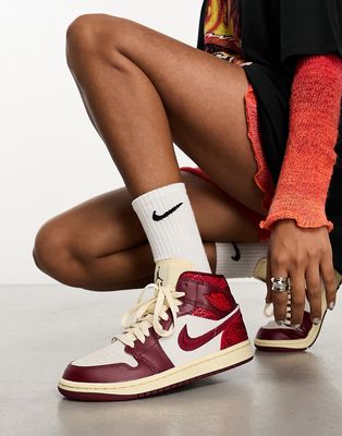 Nike Air Jordan 1 Mid sneakers in red