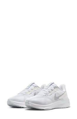 Nike Air Zoom Structure 25 Road Running Shoe in White/Platinum/Silver