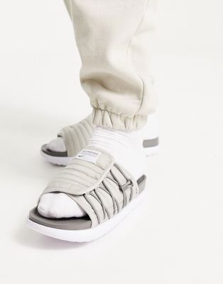 Nike Asuna 2 slides in gray