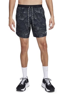 Nike Dri-FIT Stride Shorts in Medium Ash/black/white