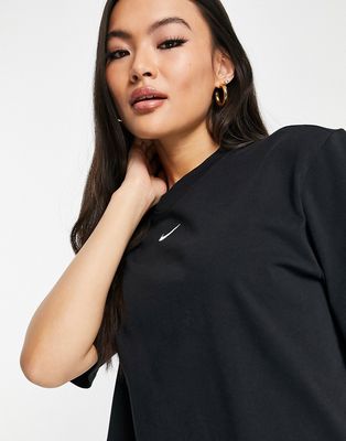 Nike Essential boxy t-shirt in black