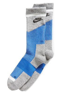 Nike Everyday Regen Sport Cushioned Crew Socks in Light Smoke Grey