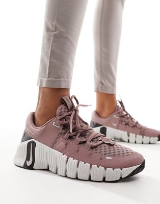 Nike Free Metcon 5 sneakers in mauve-Neutral