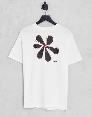 Nike Graphic boyfriend T-shirt in white