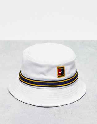 Nike Heritage tennis bucket hat in white