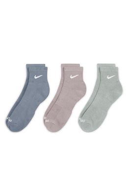Nike Kids' Assorted 3-Pack Dri-FIT Everyday Plus Cushioned Ankle Socks in Grey Multicolor