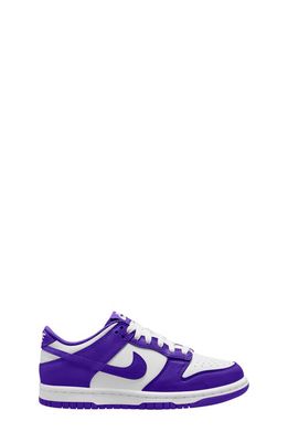 Nike Kids' Dunk Low Basketball Sneaker in White/Concord/Red