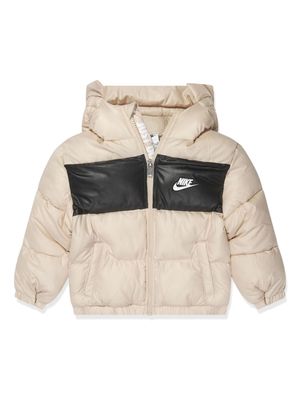 Nike Kids WR logo-appliqué puffer jacket - Neutrals