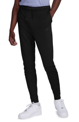 Nike Lightweight Tech Knit Joggers in Black/Black