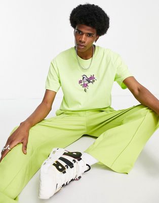 Nike Logo Twist Pack embroidered logo oversized T-shirt in green-Yellow
