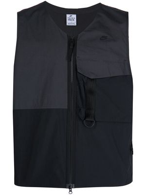 Nike NSW Tech Pack panelled vest - Grey