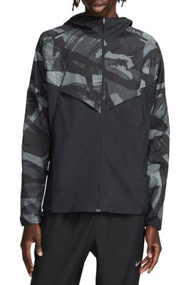Nike Repel Camo Print Colorblock Water Repellent Zip-Up Hooded Jacket in Black/Black