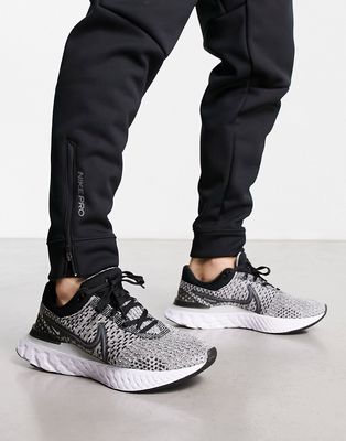 Nike Running React Infinity Run Flyknit 3 sneakers in gray-Black