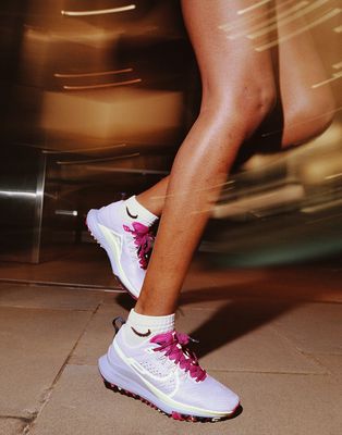 Nike Running React Pegasus Trail 4 sneakers in off white and fierce pink-Purple