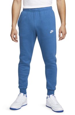 Nike Sportswear Club Pocket Fleece Joggers in Dark Marina Blue/White