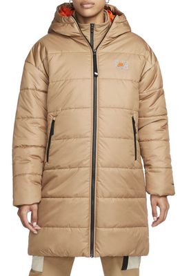 Nike Sportswear Therma-FIT Repel Quilted Parka in Dark Driftwood/Safety Orange