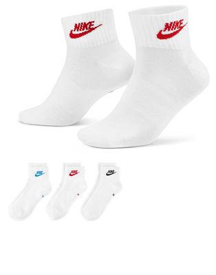 Nike Sportwear Everyday Essential 3 pack socks in white & multi