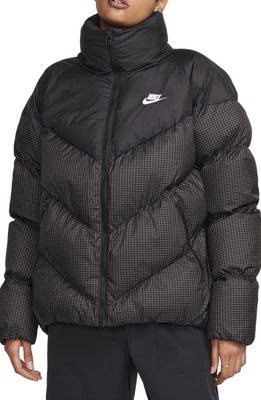 Nike Therma-FIT Loose Puffer Jacket in Black/White