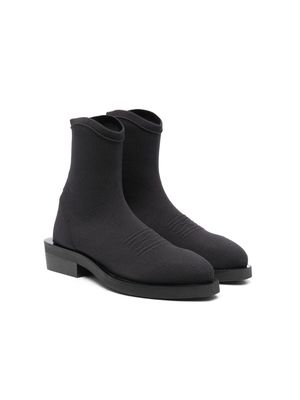 Nº21 Kids logo-embroidered pointed-toe ankle boots - Black