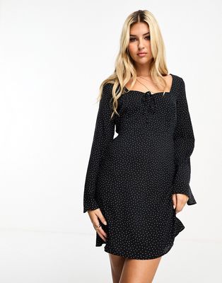 Nobody's Child Layla sweetheart mini dress in dot print-Black