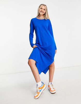 Noisy May maxi T-shirt dress with side slit in bright blue