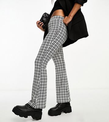 Noisy May Petite flared pants in black houndstooth-Multi