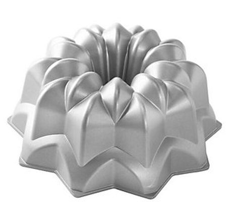 Nordic Ware Vintage Star Bundt Pan