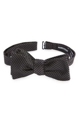 Nordstrom Solid Silk Bow Tie in Black