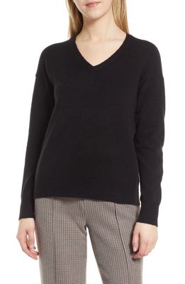 Nordstrom V-Neck Sweater in Black