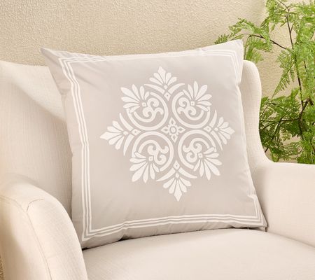 Northern Nights Signature Medallion 20x20 Dec Pillow