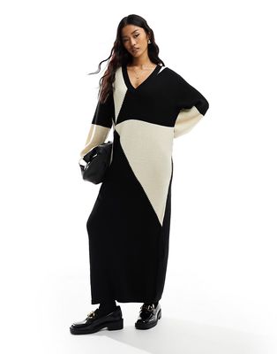 Object kaleidoscope v neck knitted sweater dress in mono print-Black