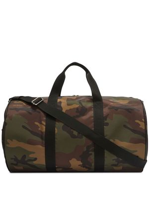Off-White Arrows camouflage-print duffle bag - Green