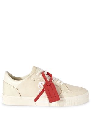 Off-White Vulcanized contrasting-tag canvas sneakers - Neutrals