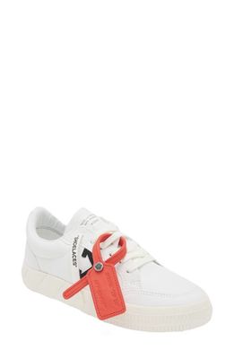 Off-White Vulcanized Low Top Sneaker in White Black