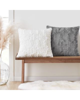 Olivia Pillow - 20"