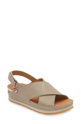 On Foot 204 Slingback Sandal in Taupe