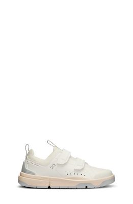 On Kids' The ROGER Sneaker in White/Glacier