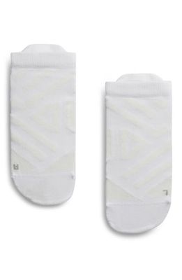 On Performance Low Ankle Socks in White/Ivory