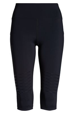 On Trail Crop Tights in Black