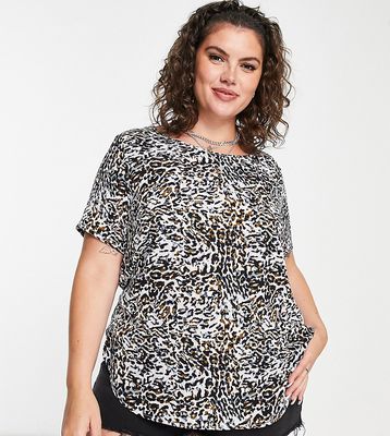 Only Curve short sleeve blouse in animal print-Multi