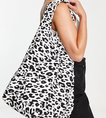 Only Exclusive oversized beach bag in leopard print-Brown