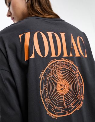 Only oversized long sleeve graphic t-shirt in gray zodiac print